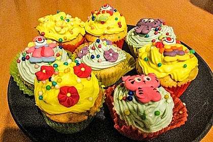 Zitronen-Cupcakes mit Creamcheese-Frosting 16