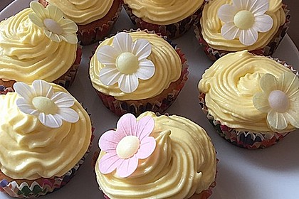 Zitronen-Cupcakes mit Creamcheese-Frosting 9