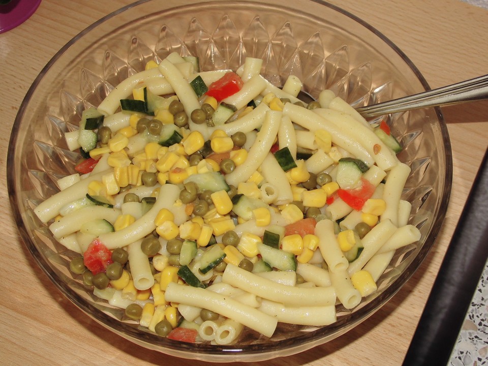 Nudel Gem Sesalat Mit Frischen Kr Utern Von Hobbykochen Chefkoch De