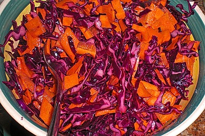 Rotkohl-Möhrensalat 8