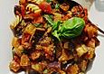 Zucchini-Auberginen So&szlig;e mit Nudeln