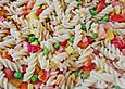 Bunter Sommer-Nudelsalat