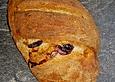 Traubenbrot mit Camembert und Chili