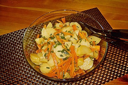 Kartoffelsalat mit M&ouml;hren