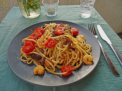 Linguine mit Zitronen-Rosmarin-Garnelen und Steinpilzen (Rezept mit ...