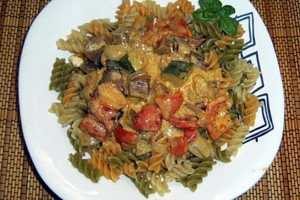 Zucchini-Paprika Nudeln 5