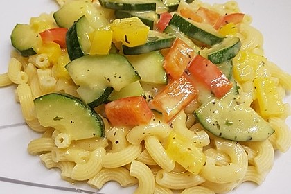 Zucchini-Paprika Nudeln 6