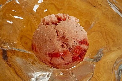 Erdbeereis