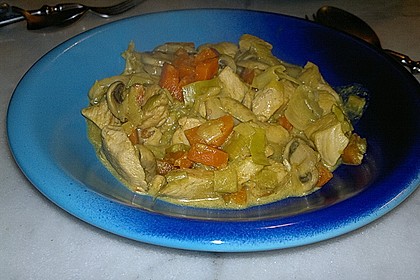 Cremiges Curry-Hühnchen mit Gemüse 25