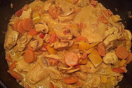 Cremiges Curry-Hühnchen mit Gemüse 28