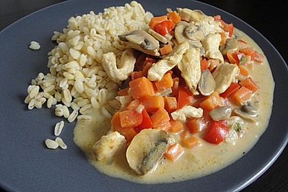 Cremiges Curry-Hühnchen mit Gemüse 30