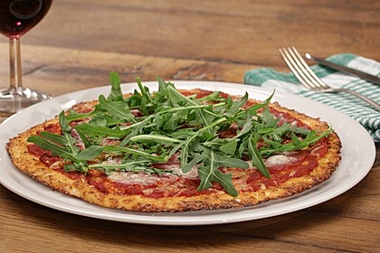 Low Carb Pizzaboden aus Blumenkohl 7