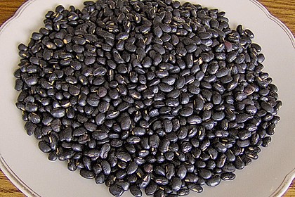 Pflaumenkuchen aus schwarzen Bohnen 1
