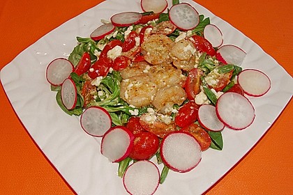 Feldsalat mit Garnelen und Tomaten 11