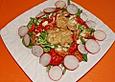 Feldsalat mit Garnelen und Tomaten