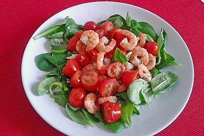 Feldsalat mit Garnelen und Tomaten 14