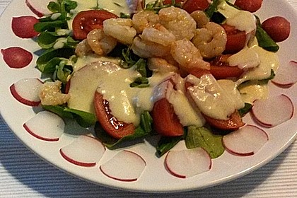 Feldsalat mit Garnelen und Tomaten 7