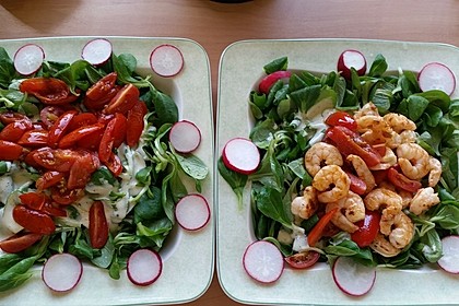 Feldsalat mit Garnelen und Tomaten 10