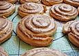Saftige Hefe-Nuss-Schnecken