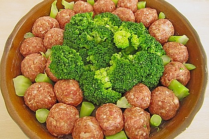 Brokkoli im Hackb&auml;llchen-Ring