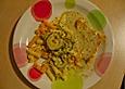 H&auml;hnchenbrustfilets mit Zucchini-Thymian Sauce und Nudeln