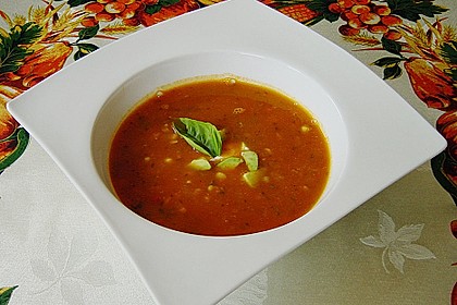 Feine K&uuml;rbissuppe mit H&auml;hnchenfleisch