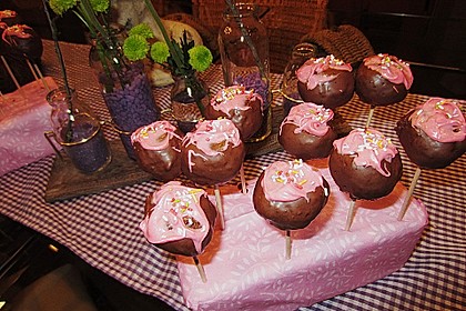Chocolate Cupcake Cake Pops 5