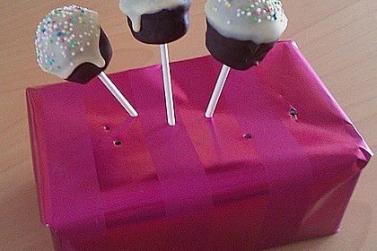 Chocolate Cupcake Cake Pops 8