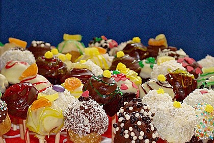 Chocolate Cupcake Cake Pops 14