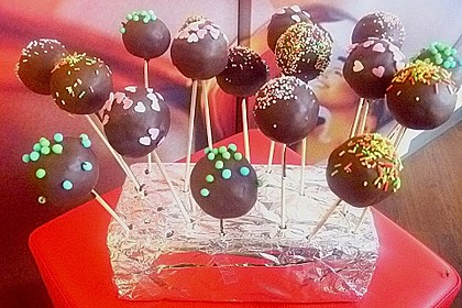 Chocolate Cupcake Cake Pops 23