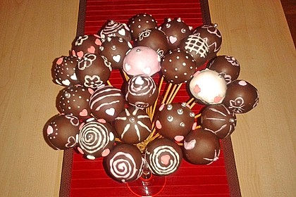 Chocolate Cupcake Cake Pops 25