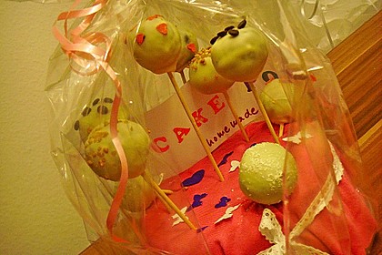 Chocolate Cupcake Cake Pops 30