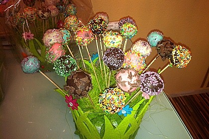 Chocolate Cupcake Cake Pops 32