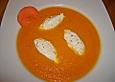 Karottensuppe mit Parmesannocken