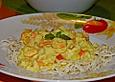 Spaghetti mit Currysauce, Garnelen und &Auml;pfeln