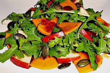 Rucolasalat mit K&uuml;rbis und Apfel