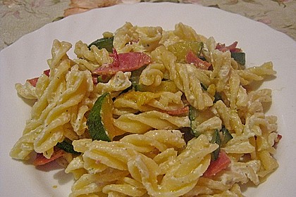 Die berühmten Zucchini-Frischkäse-Nudeln 10