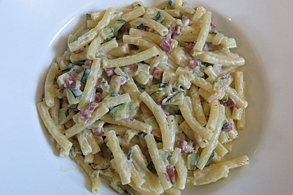 Die berühmten Zucchini-Frischkäse-Nudeln 7