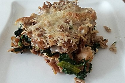 Nudelauflauf mit Gorgonzolasoße, Blattspinat und Lachs 7