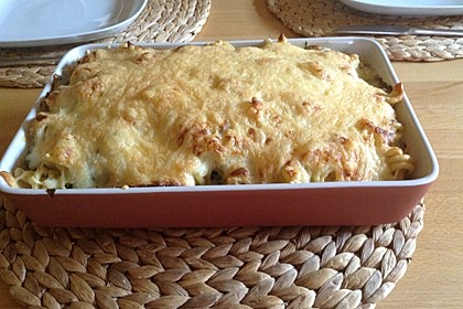 Nudelauflauf mit Gorgonzolasoße, Blattspinat und Lachs 2
