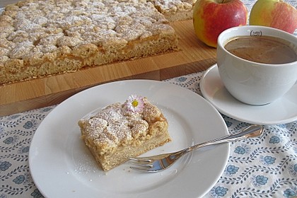 Apfelmus-Streusel-Blechkuchen