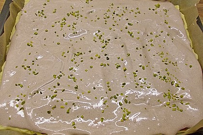Himbeerkuchen mit Schoko-Baiserhaube + Pistazien 1