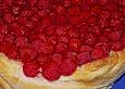 American Cheesecake mit wei&szlig;er Schokolade und Himbeeren