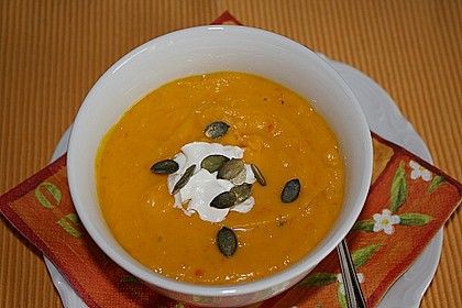 K&uuml;rbissuppe