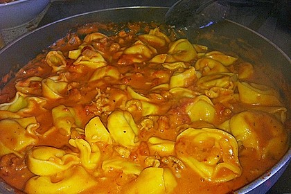 Tortellini mit Krabben-Tomatensauce