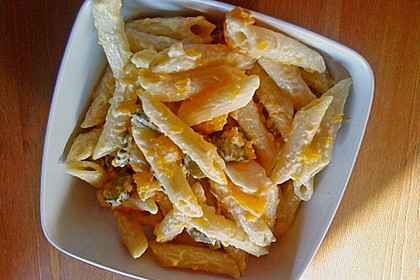 Nudelsalat s&uuml;&szlig;-sauer