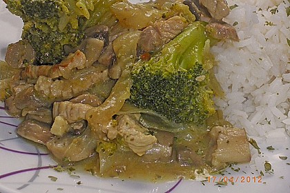 Schnitzelpfanne mit Brokkoli und Champignons 1
