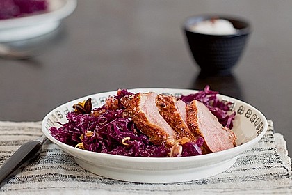 Asia-Rotkohl mit Honig-Entenbrust