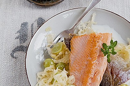 Sauerkraut mit Lachsforelle