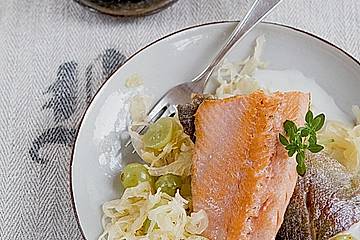 Sauerkraut mit Lachsforelle